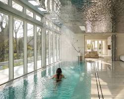 About Women's Body Massage Spa
